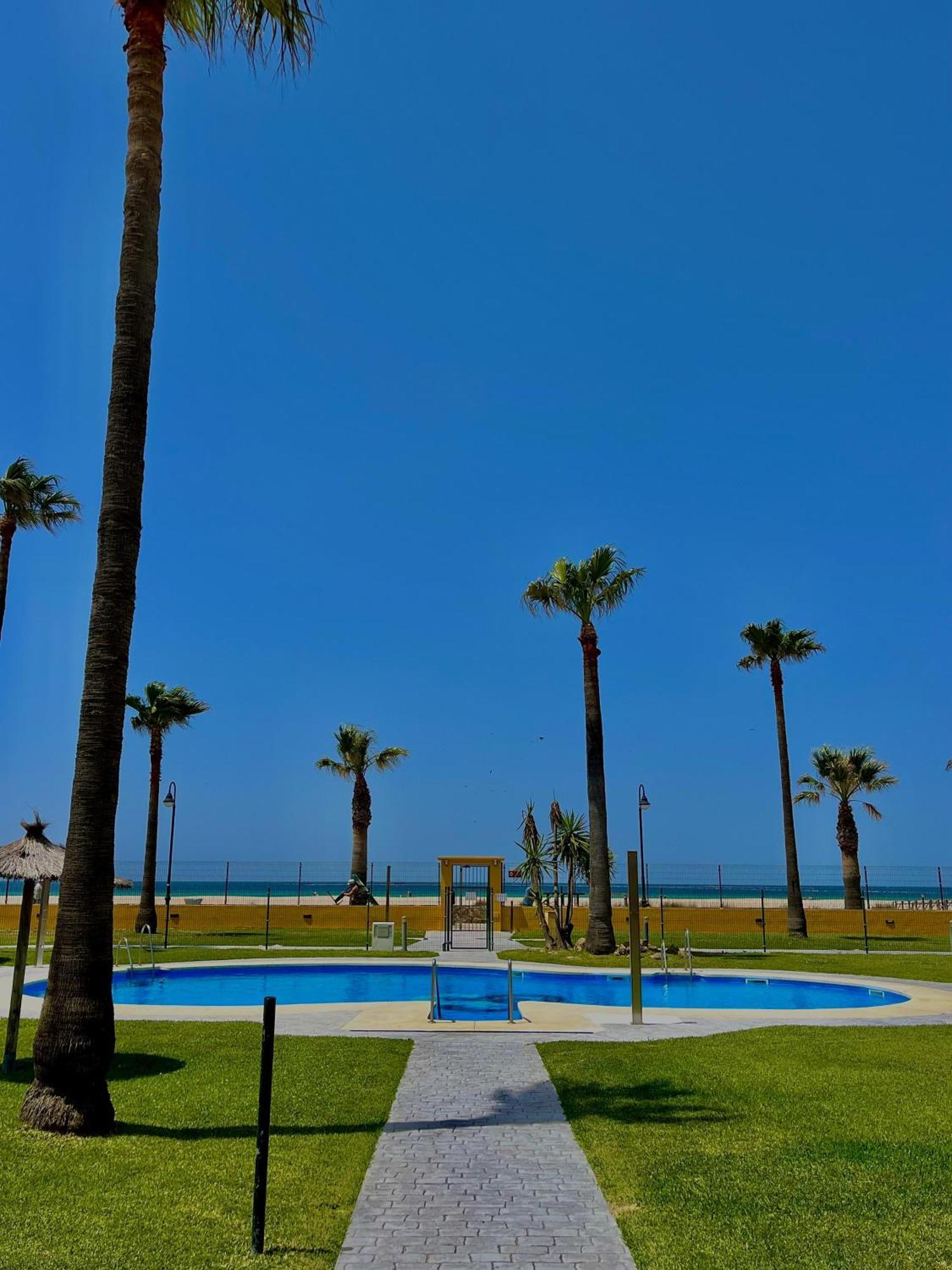 La Tortuga I, Encantador Apartamento Con Garaje En Primera Linea De Playa Тарифа Экстерьер фото
