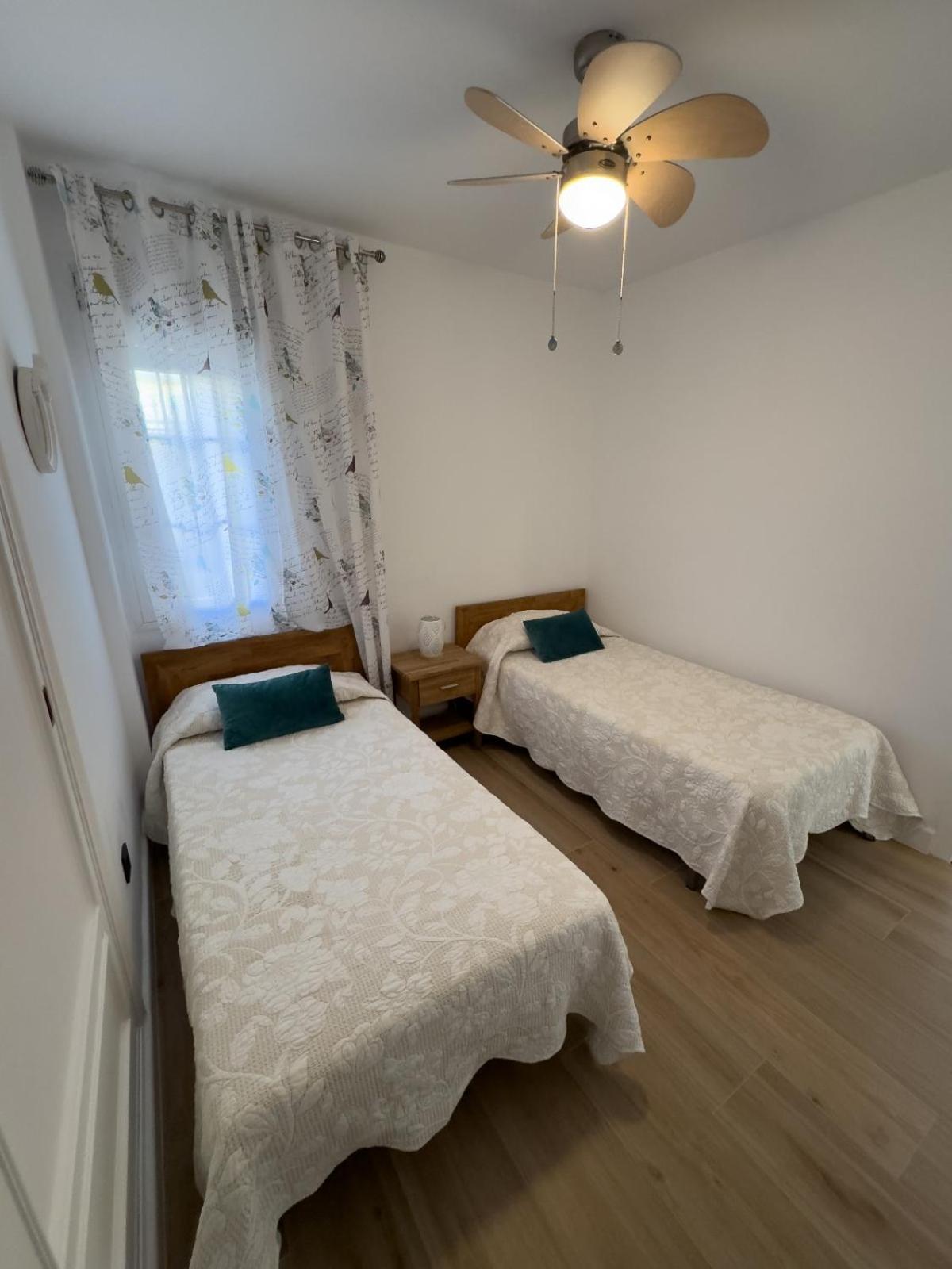La Tortuga I, Encantador Apartamento Con Garaje En Primera Linea De Playa Тарифа Экстерьер фото