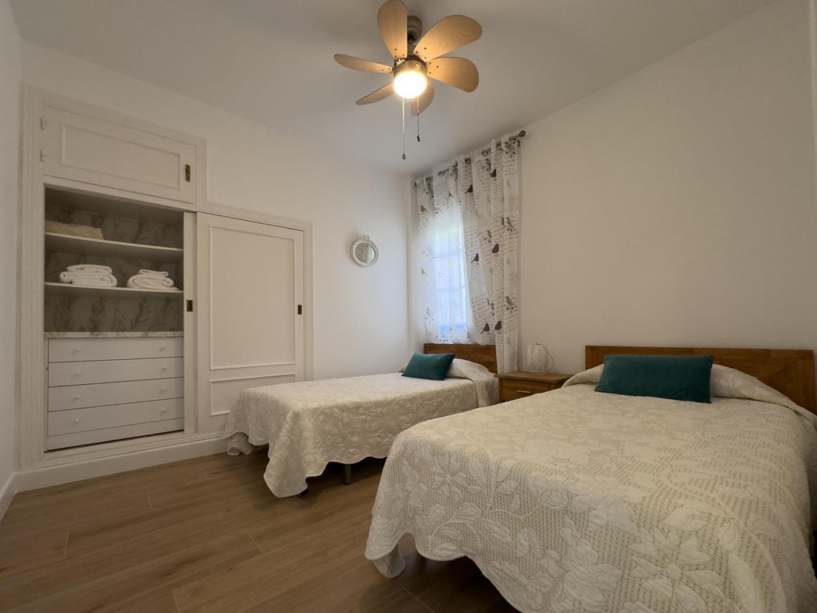 La Tortuga I, Encantador Apartamento Con Garaje En Primera Linea De Playa Тарифа Экстерьер фото