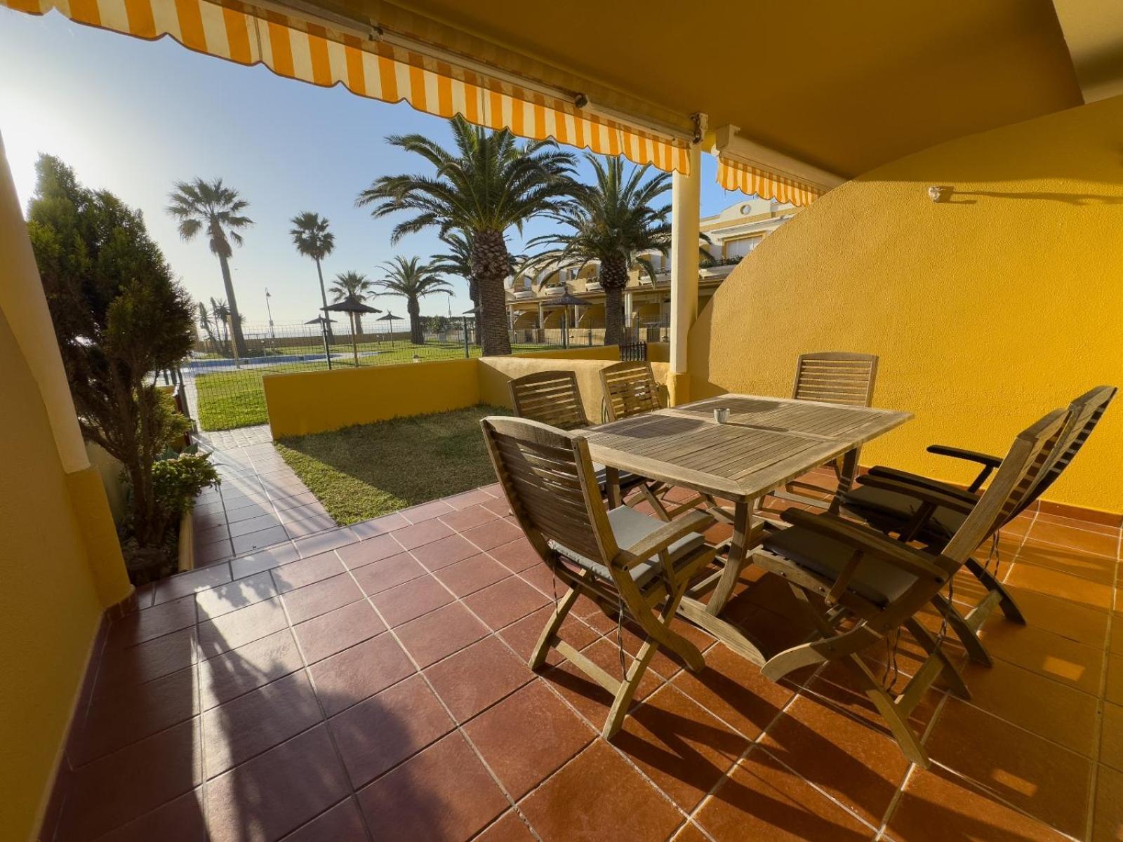 La Tortuga I, Encantador Apartamento Con Garaje En Primera Linea De Playa Тарифа Экстерьер фото