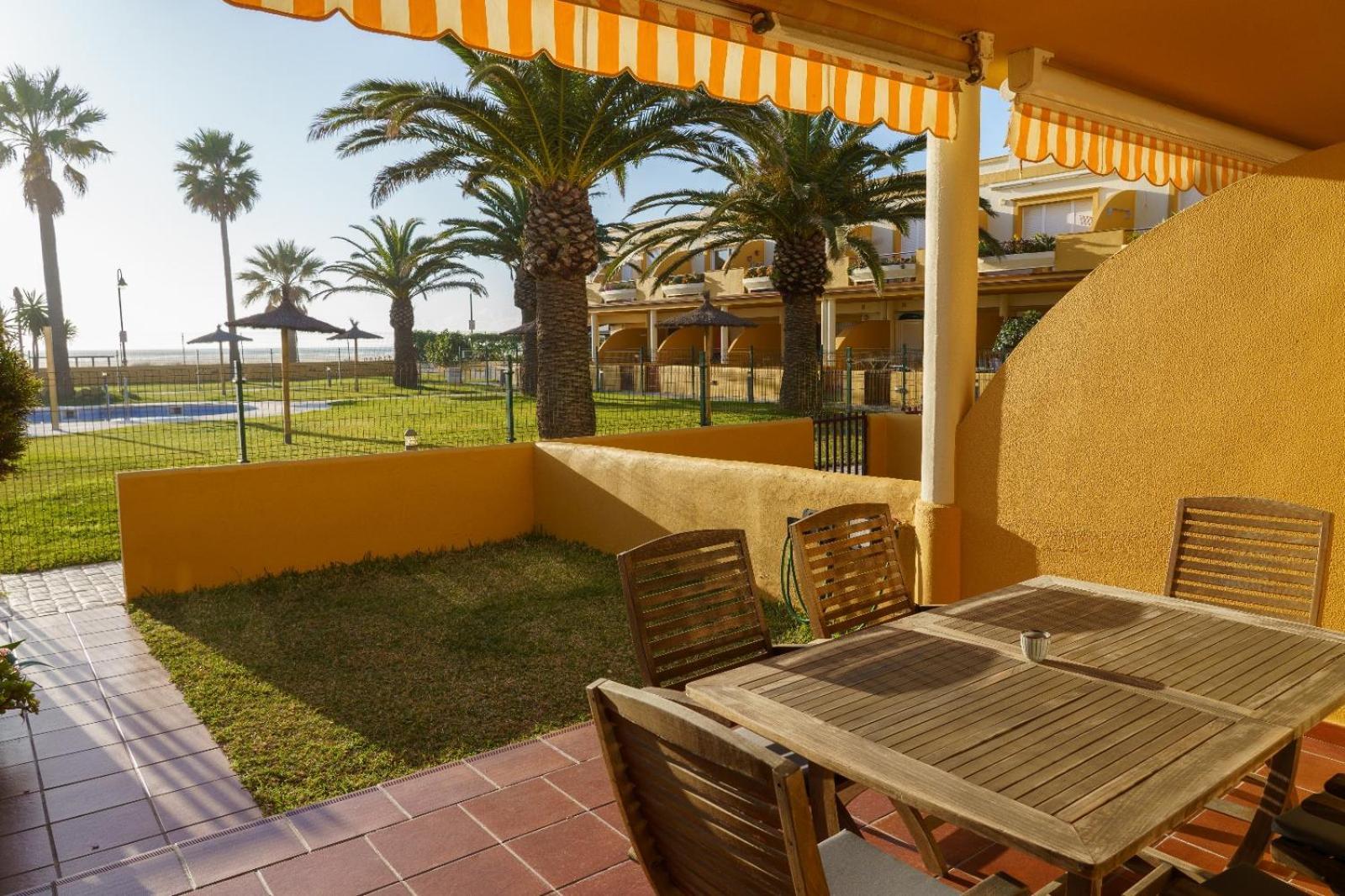 La Tortuga I, Encantador Apartamento Con Garaje En Primera Linea De Playa Тарифа Экстерьер фото