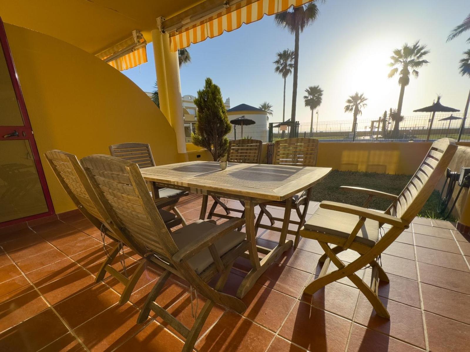 La Tortuga I, Encantador Apartamento Con Garaje En Primera Linea De Playa Тарифа Экстерьер фото